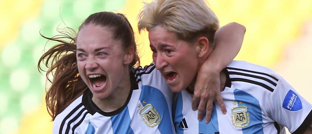 Con uno de Estefanía Banini, Argentina goleó a Uruguay y es líder