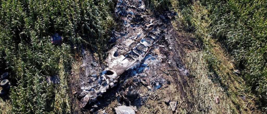 Mueren los 8 tripulantes del avión estrellado en Grecia: qué se sabe