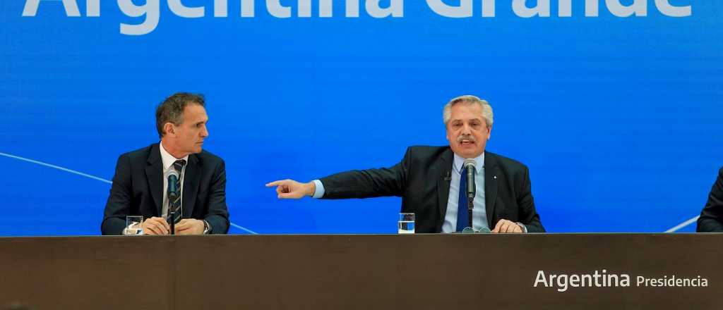 Alberto Fern&aacute;ndez culp&oacute; a los que viajan por hacer subir el d&oacute;lar blue