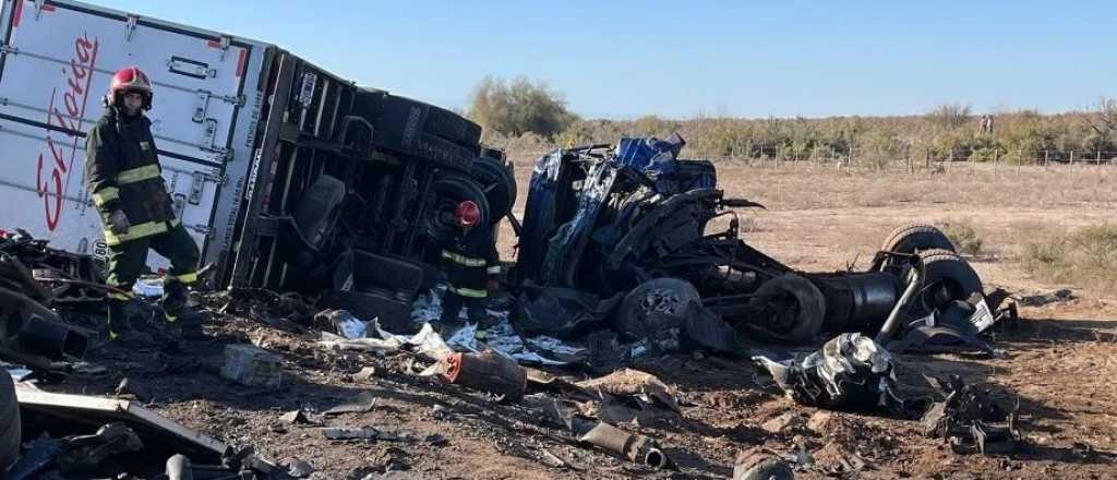 Dos camioneros de Mendoza chocaron entre sí y murieron en San Juan