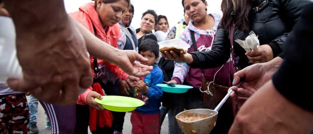 Bajó la pobreza en Mendoza, pero hay más de 400 mil pobres