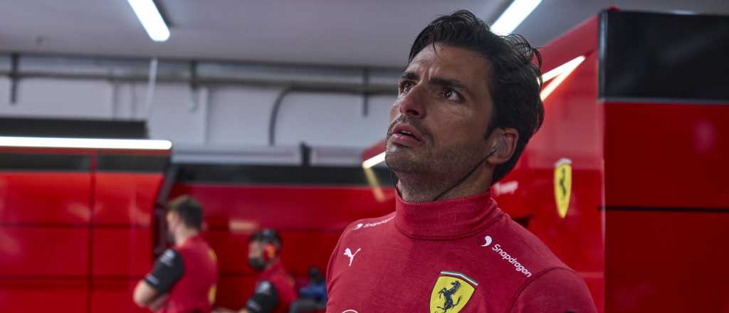 El insólito pedido de Ferrari que enfureció a Carlos Sainz: "¡Ahora no!"