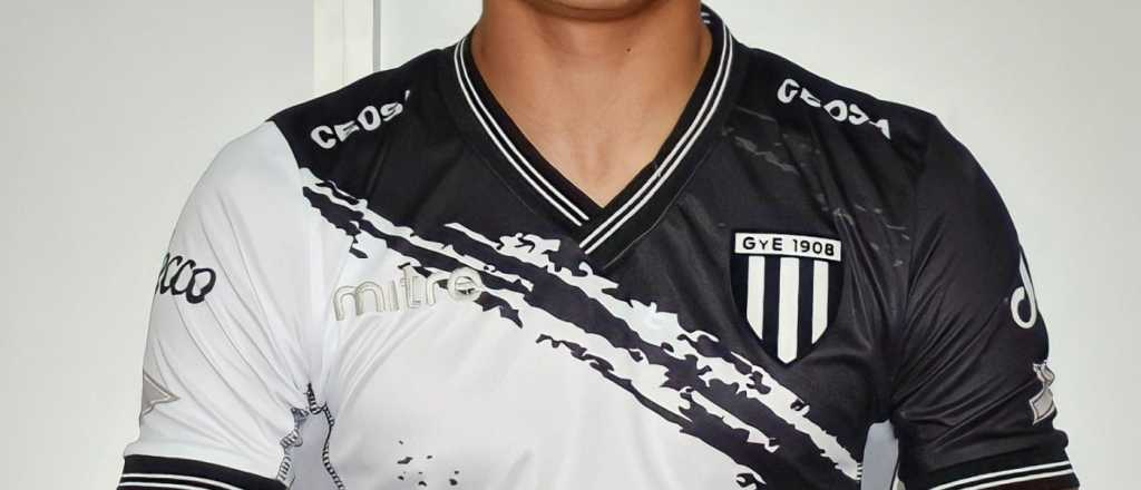 Gimnasia revel&oacute; su nueva camiseta 