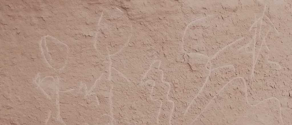 Un hombre vandalizó un Patrimonio Mundial en La Rioja y lo filmó