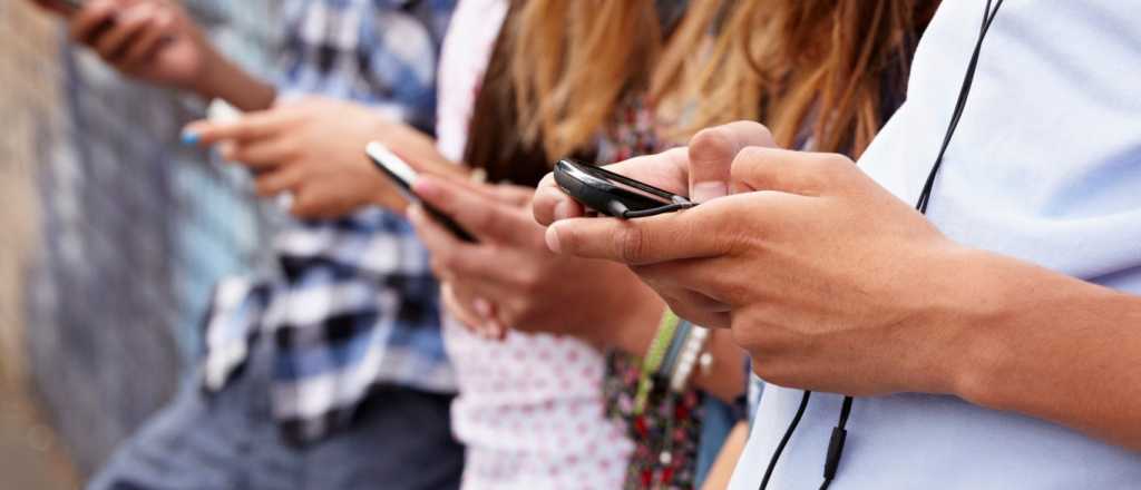 Utilizar los pulgares para el celular genera un cambio cerebral