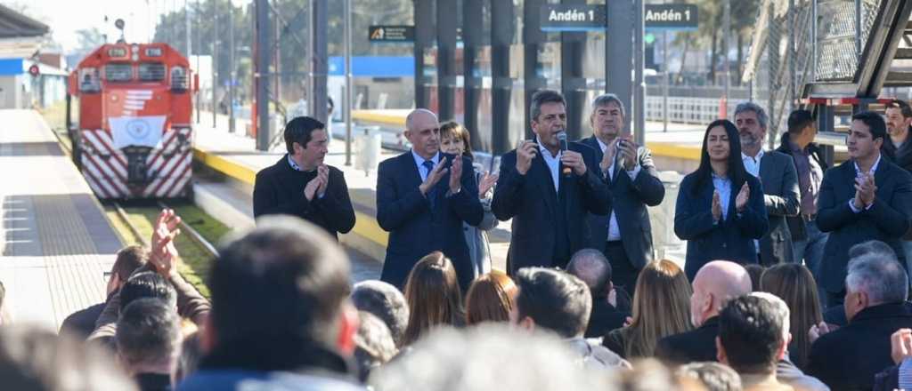 Mendoza confronta su plan ferroviario con el tren de pasajeros de Massa