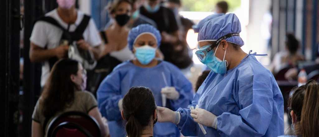 Fuerte baja de contagios de Covid en la Argentina en la &uacute;ltima semana
