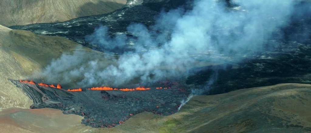 Video: un volcán entró en erupción en Islandia