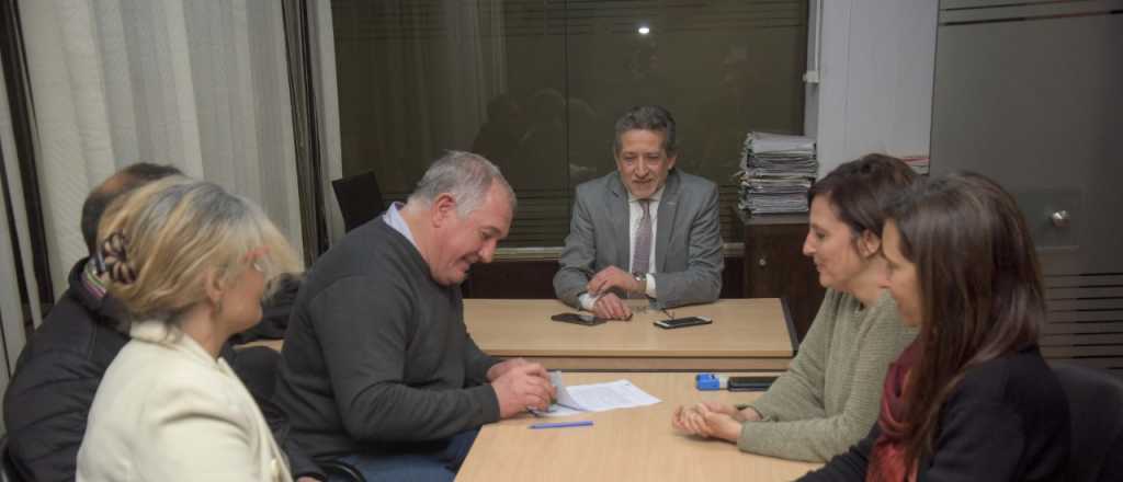 El Gobierno de Mendoza acordó cuatro acuerdos salariales