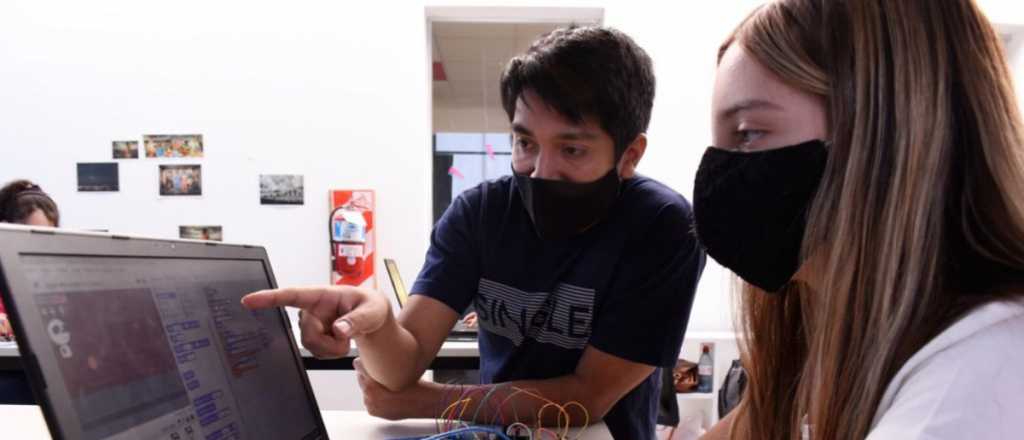 Cursos de programaci&oacute;n gratuitos para adolescentes en Mendoza