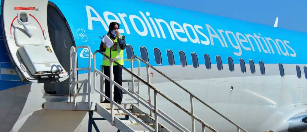 Aerolíneas Argentinas acordó un aumento salarial y suspendieron los paros