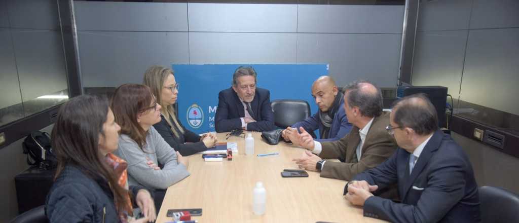 El Gobierno cerr&oacute; acuerdo con otros cuatro gremios