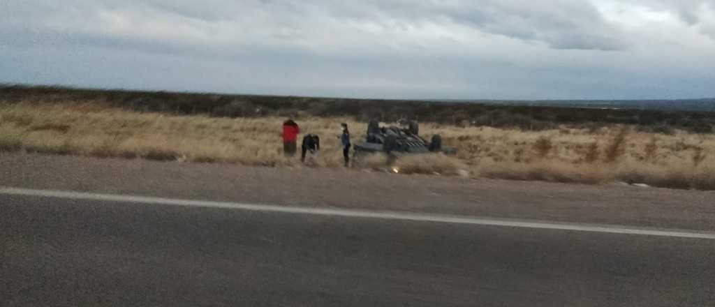 Una turista muri&oacute; y cinco resultaron heridas al volcar en ruta 7, Luj&aacute;n de Cuyo