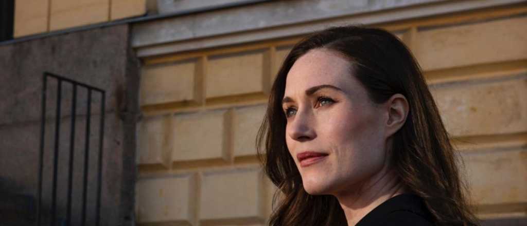 Primera ministra finlandesa se disculp&oacute; por fotos de mujeres casi desnudas