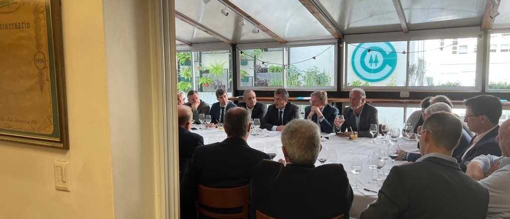 Massa prepara anuncios para el Campo