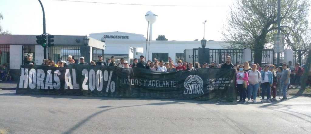 Gremios bloquean fábricas de neumáticos y hay desabastecimiento