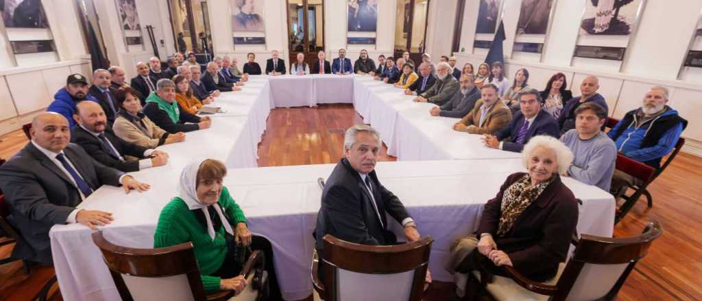 Respaldo a Cristina: Alberto consigui&oacute; la foto de unidad pero sin la oposici&oacute;n