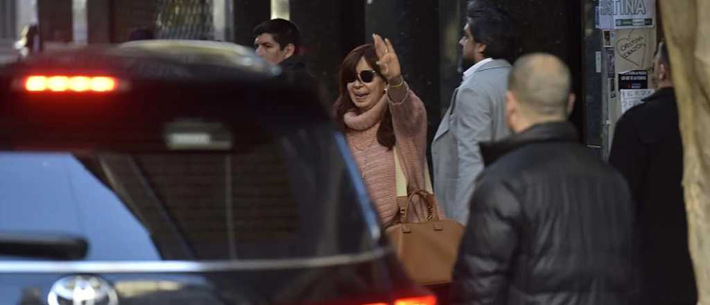 Cristina empez&oacute; a trasladarse en un auto blindado