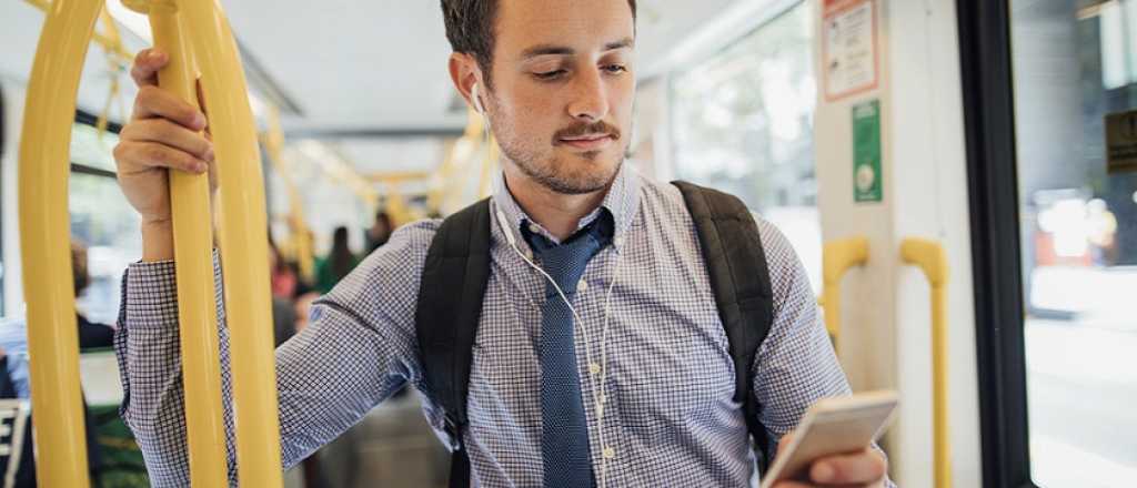 C&oacute;mo invertir desde el celu para ganarle al d&oacute;lar y al plazo fijo en este 2023