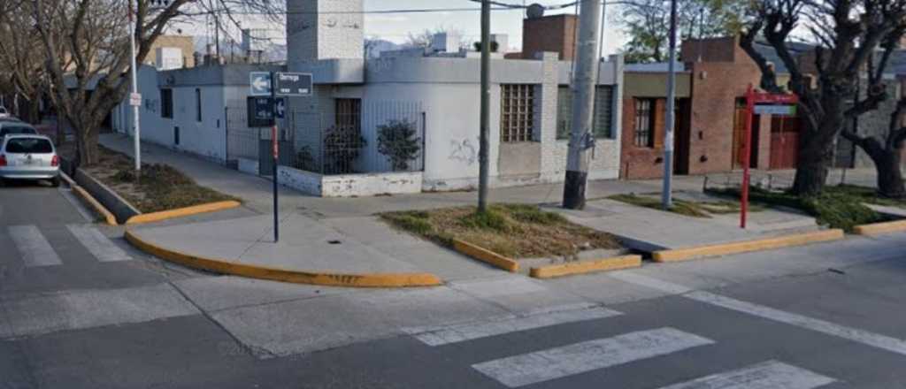 Choque de dos autos en Guaymallén dejó dos heridos