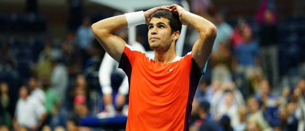 Alcaraz está en semifinales y protagonizó un punto imposible