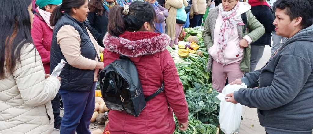 Productores regalaron 10 mil kilos de verdura en protesta contra el Gobierno