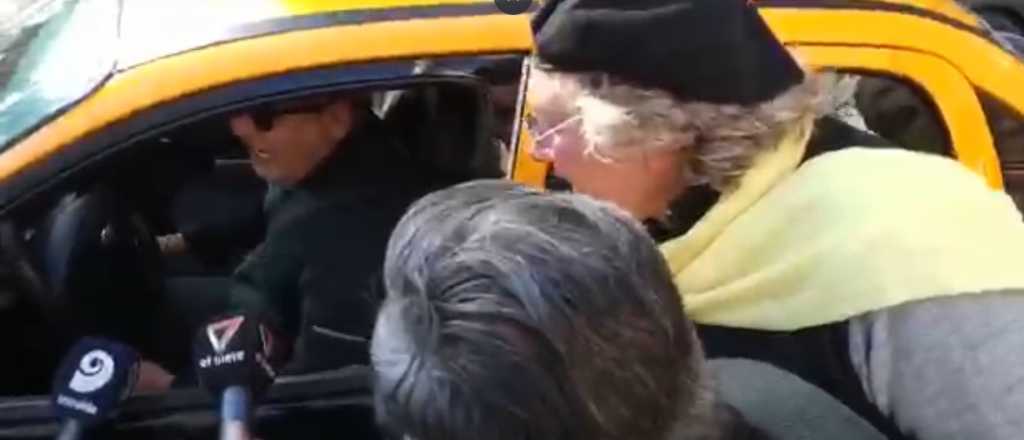 Video: taxistas y fanáticos despidieron cantando a Marciano Cantero
