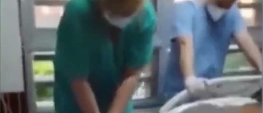 Video: médicos se ríen mientras reaniman un paciente que murió