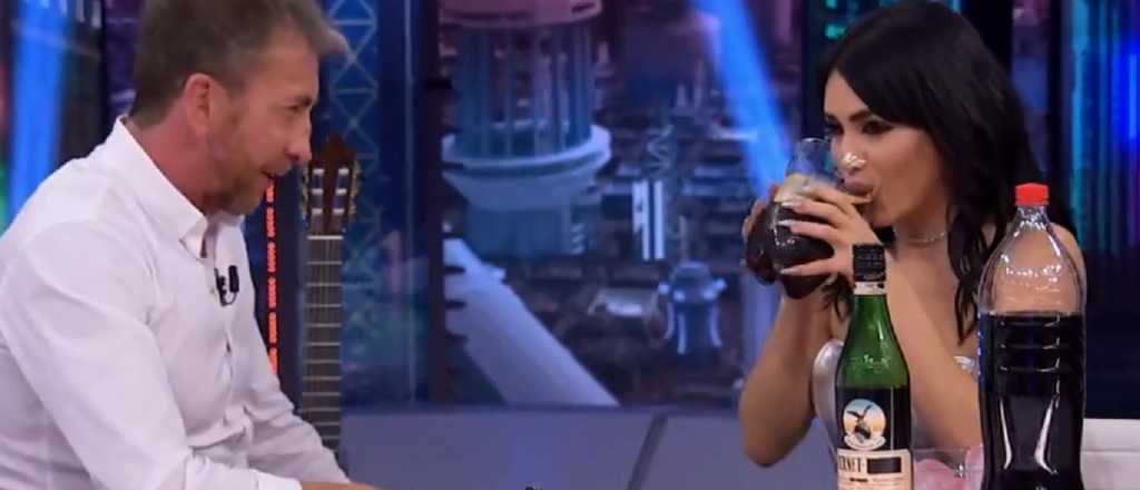 Video: Lali Espósito preparó un fernet y revolucionó la TV española