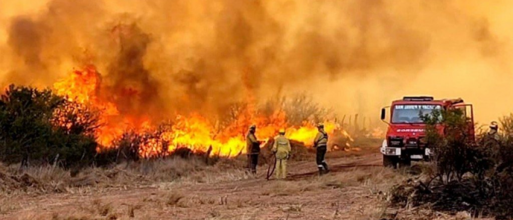 Alerta en siete provincias que registran focos activos de incendios forestales