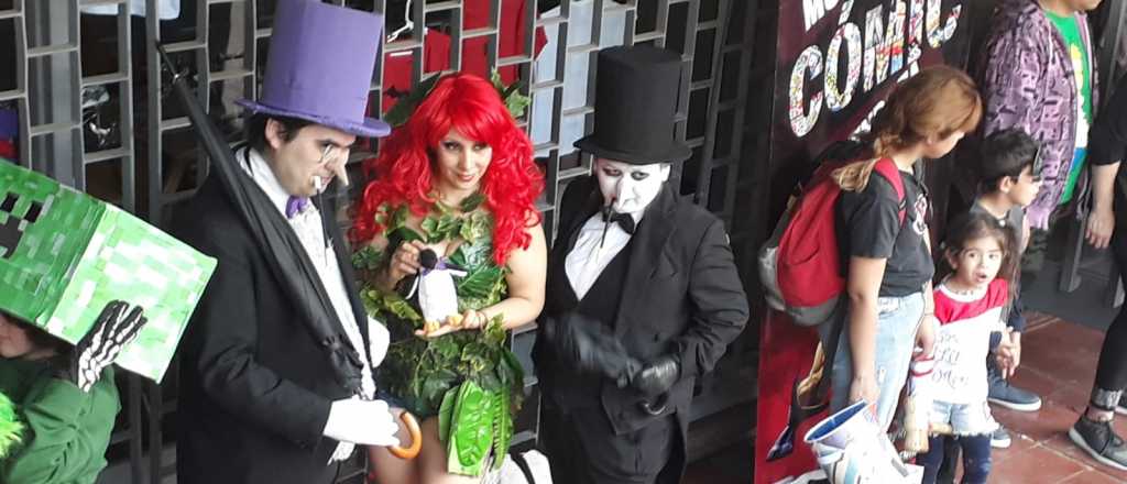 Mendocinos celebran el "Batman Day" en la Municipalidad de Capital