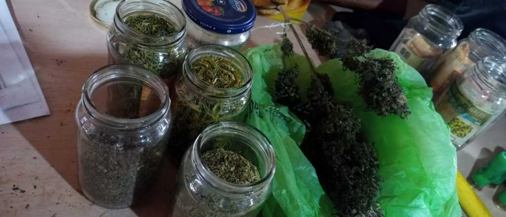 Detienen a 6 personas en Maip&uacute;: ten&iacute;an droga, armas y objetos robados