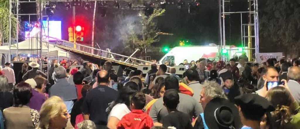 Video: una pantalla gigante se desplom&oacute; y aplast&oacute; a una cantante