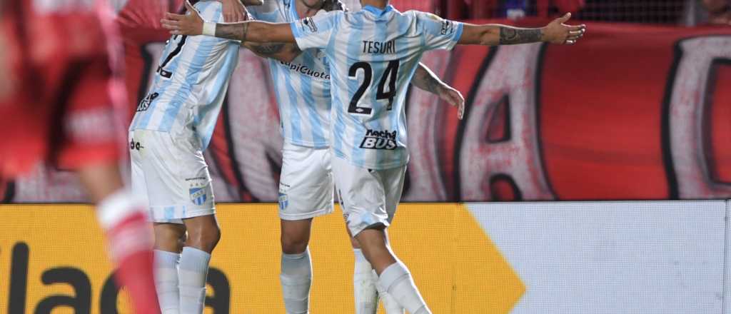 Atlético Tucumán ganó y es único puntero