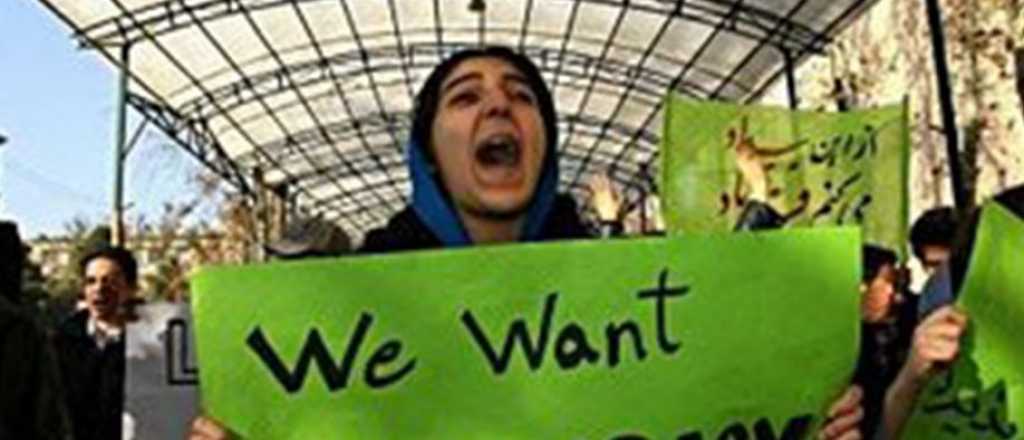 Histórico: Irán se rebela contra la policía por la libertad de las mujeres