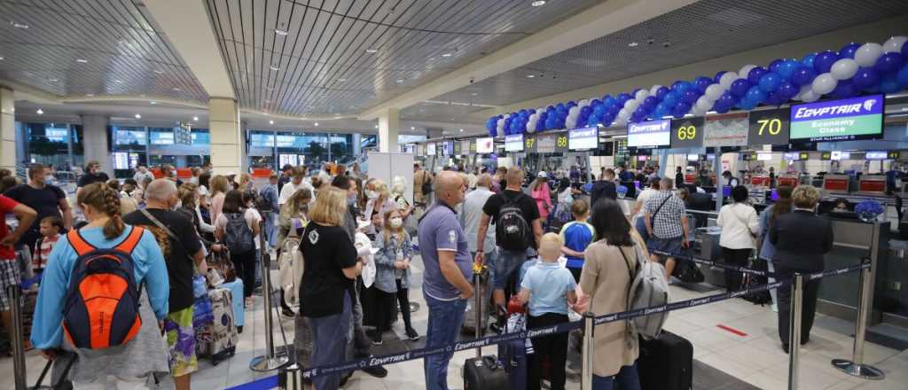 Se agotan los vuelos para salir de Rusia luego de que Putin convoque a civiles