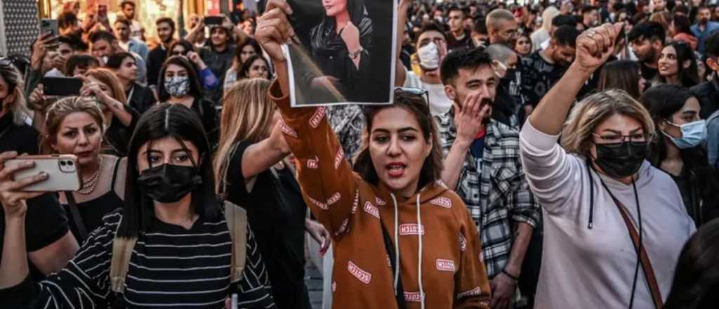 Las muertes en Ir&aacute;n ascienden a 35 debido a las protestas
