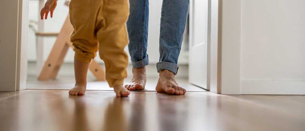 Por qué caminar descalzo es bueno para la salud