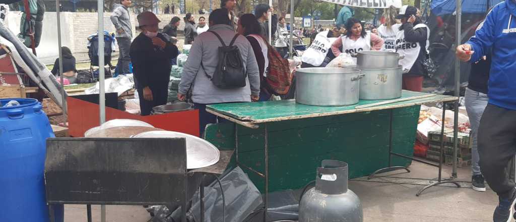 Sigue el acampe del Polo Obrero y la Ciudad prepara bater&iacute;a de multas