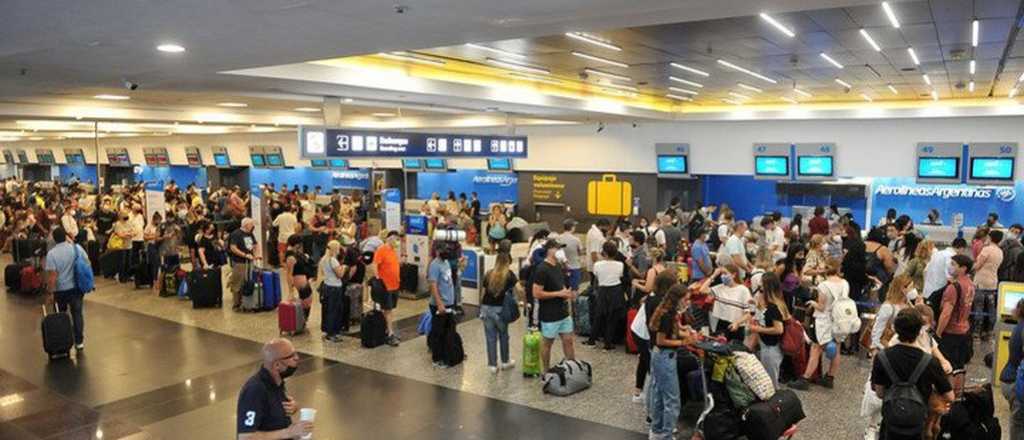 Cancelan vuelos en Ezeiza y Aeroparque: reclaman aumentos