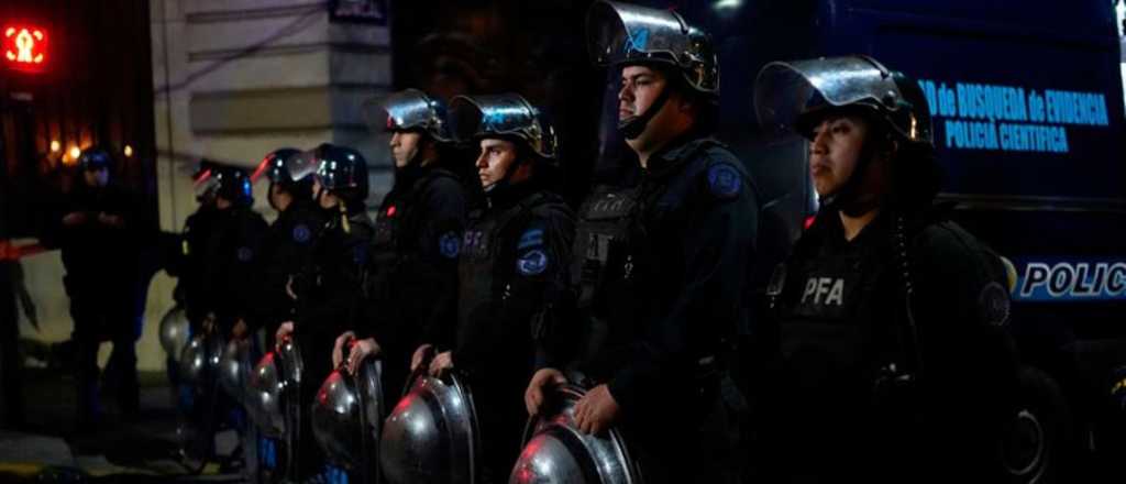 Máxima seguridad en Casa Rosada por una amenaza de bomba