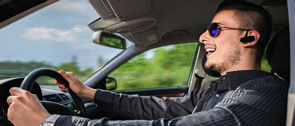 Buscan reformar la Ley de Tr&aacute;nsito de Mendoza para permitir el "manos libres"