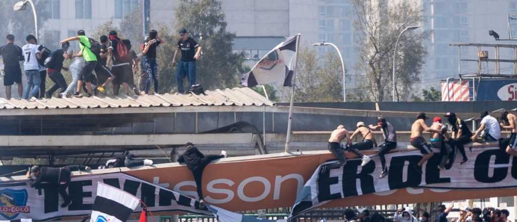 Video: colaps&oacute; una estructura de una tribuna del estadio de Colo-Colo