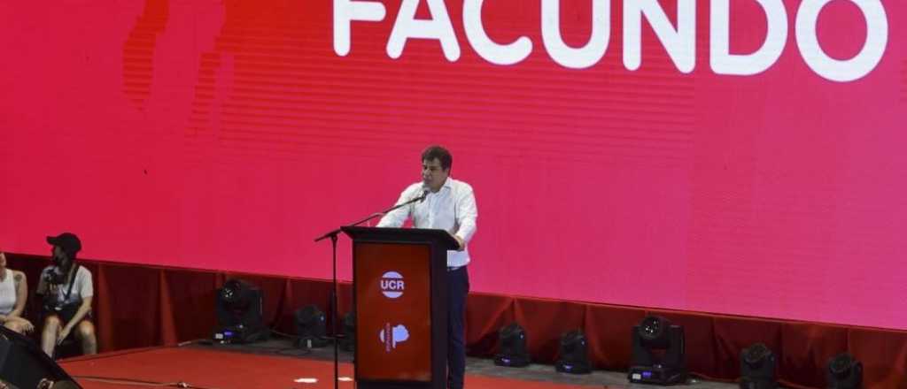 Manes trat&oacute; a Macri de "populista " y la UCR lo repudi&oacute;