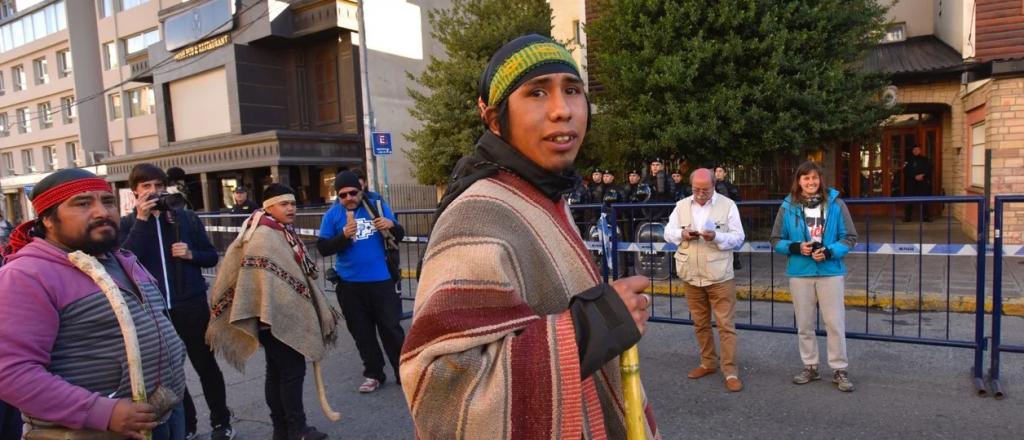 El "mapuche de los binoculares" apareció en Mascardi