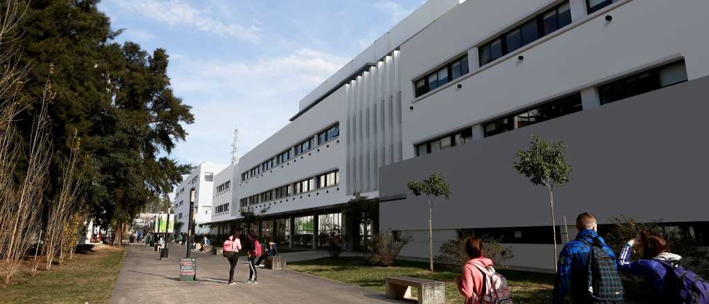 Presos universitarios se fugaron mientras rend&iacute;an un examen en la facultad