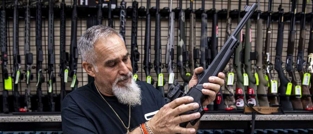 Un juez permite que en New York la gente porte armas de fuego en la calle