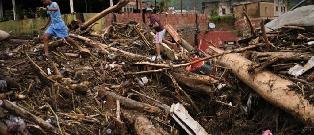 Venezuela: al menos 25 muertos y 52 desaparecidos en trágico deslave