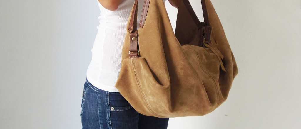 El secreto para limpiar un bolso de gamuza