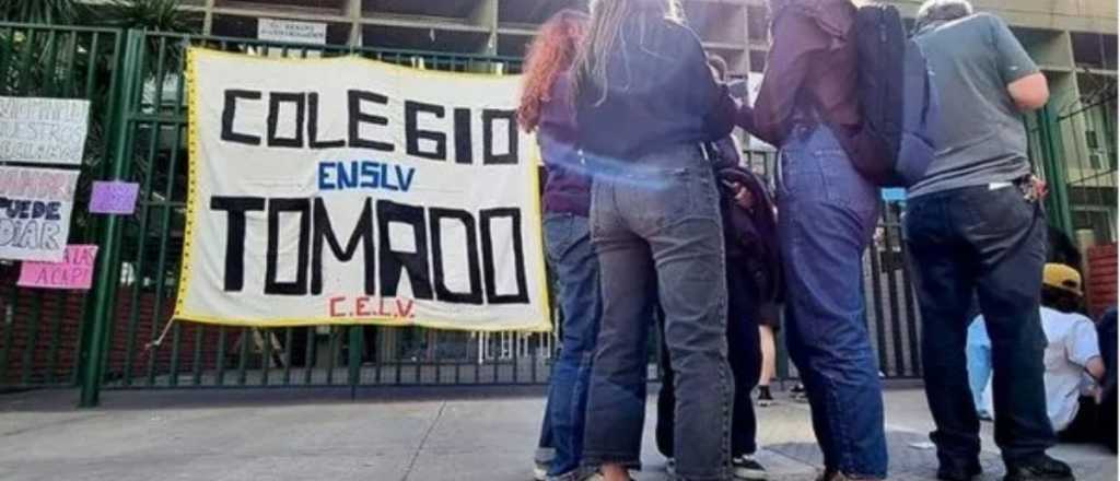 Colegios que fueron tomados en CABA tendr&aacute;n clases hasta Navidad